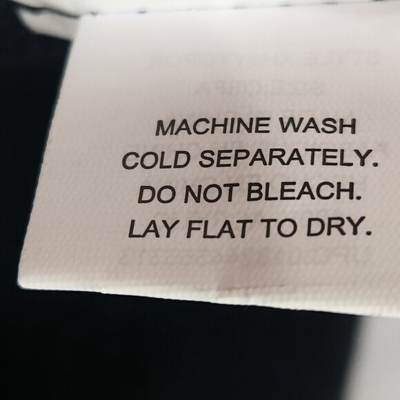 Pokémon Poke Ball Knit Scarf and Beanie Hat Set One Size Fits All Black Red - Picture 6 of 10